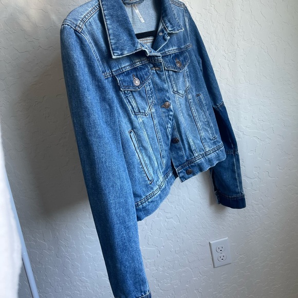 Free People - Picture 3 of 10